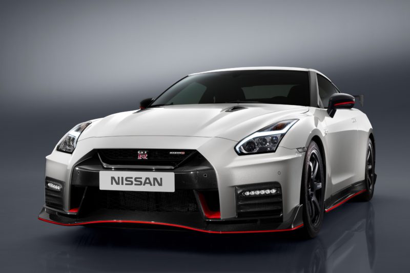 Nissan GT-R biała perła